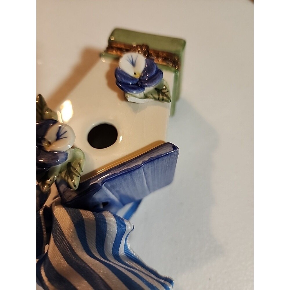 Birdhouse Shaped Hanging Trinket Box With Ribbon Patsy Floral Decorations - Picture 9 of 9